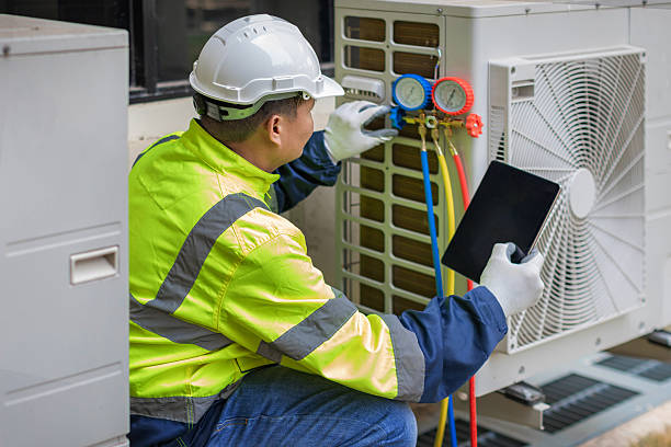 Professional Air Conditioning Repair technician working in Forreston, TX